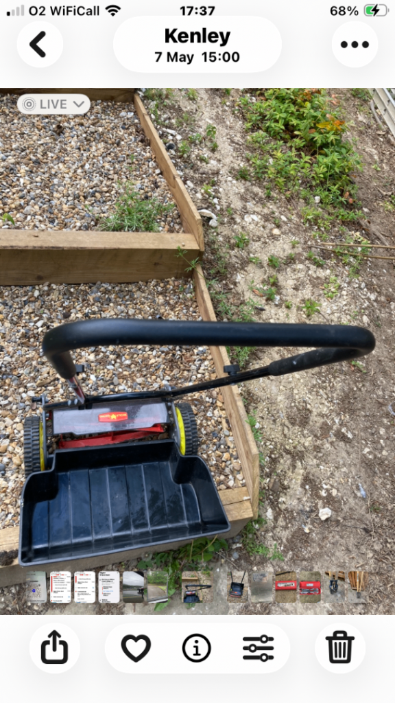 Hand mower very good condition 