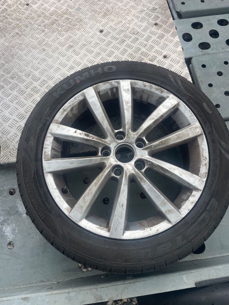 Audi vw wheel tyre 235/45/17