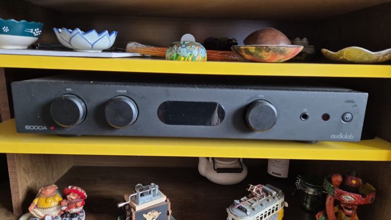 Samsung tv, Kef speaker and Audiolab amplifire