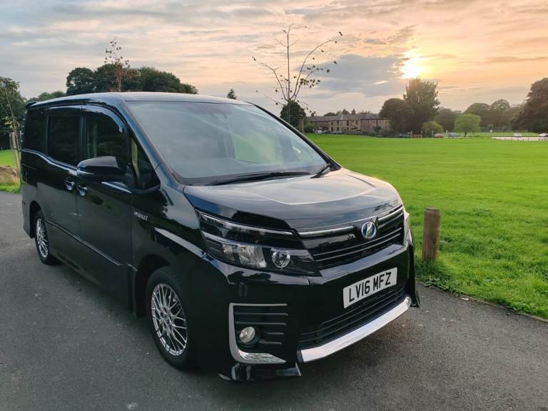 Toyota Voxy 1.8 Hybrid 2016 69k Miles 7 Seater