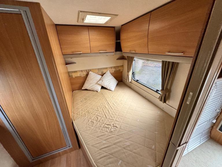 SWIFT COASTLINE 540 SE 2008 MODEL 4 BERTH FIXED BED TOURING CARAVAN