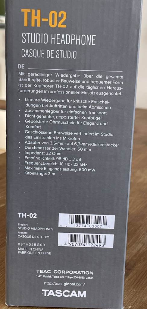 TASCAM TH-02 Studio Monitoring Headphones – Excellent Condition, Light Use