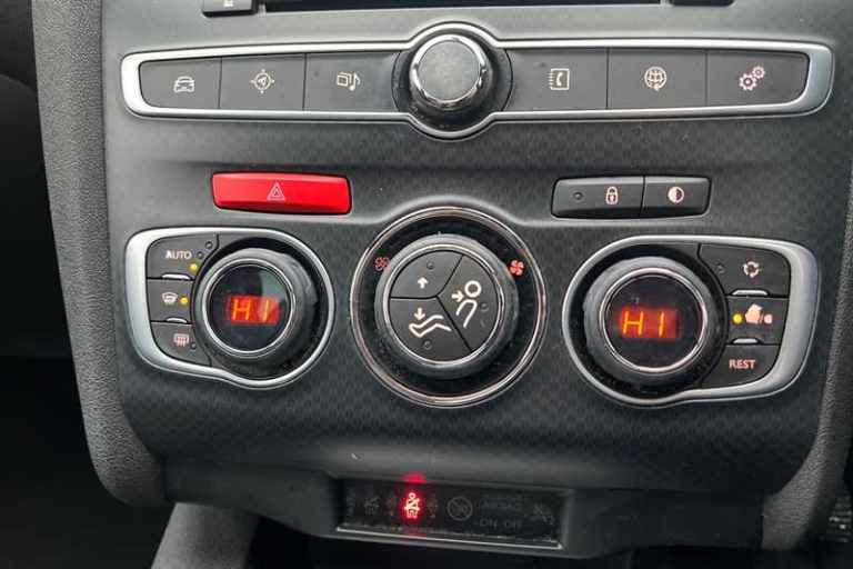 2016 DS Automobiles DS 4 1.6 BlueHDi Elegance Hatchback 5dr Diesel Manual Euro 6 (s/s) (120 ps) H...