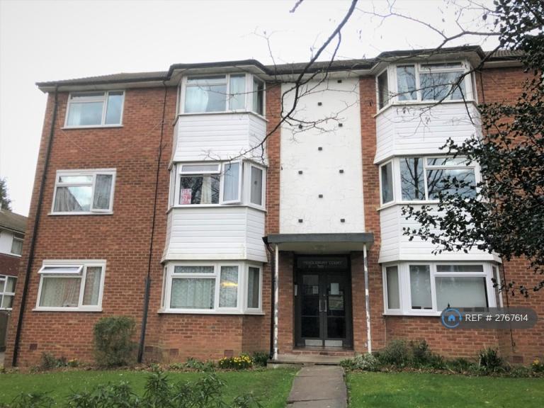 3 bedroom flat in Pendlebury Court, Surbiton, KT5 (3 bed) (#2767614)