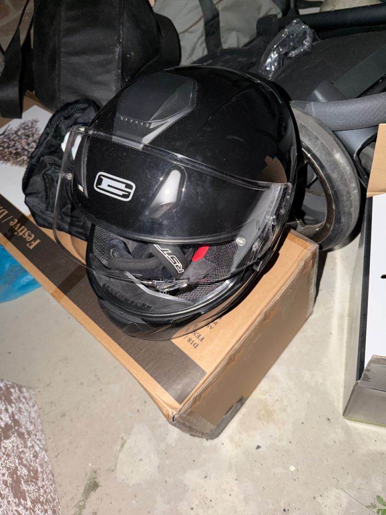 Motorcycle helmet 