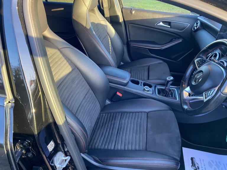 MERCEDES-BENZ A CLASS 1.5 A180d AMG Line 2017