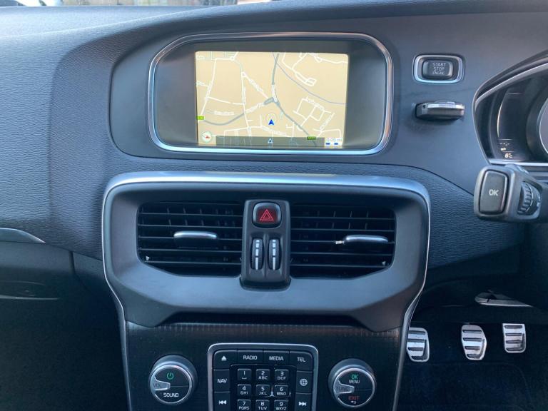 2016 Volvo V40 D2 [120] R DESIGN Nav Plus 5dr HATCHBACK DIESEL Manual