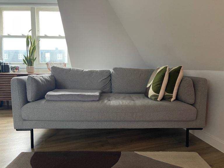 Large 2 Seater Modern Sofa – Excellent Condition