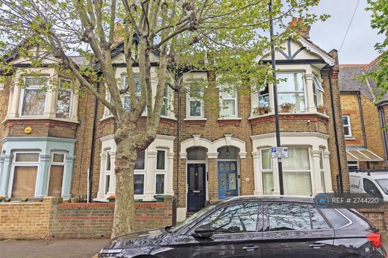 2 bedroom flat in Wanlip Road, London, E13 (2 bed) (#2744220)