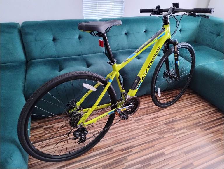 Cross CRX 825 700c Unisex Front Suspension 21 SPD Hybrid Bike.