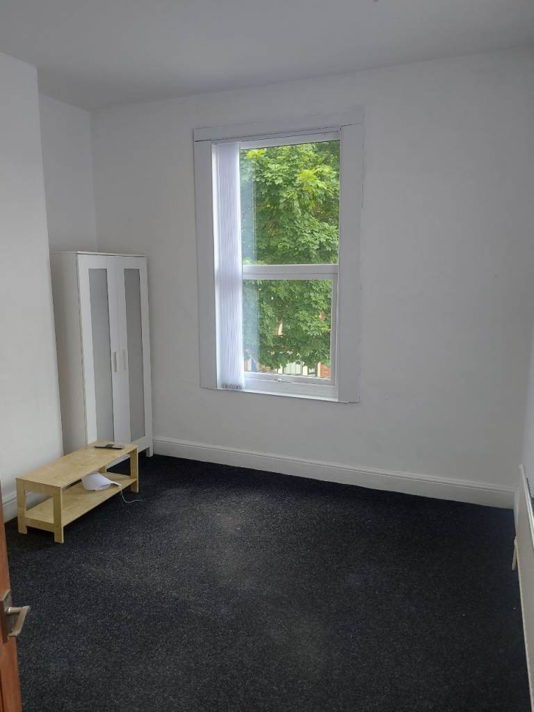 Joint tenancy Offered Alfreton Road