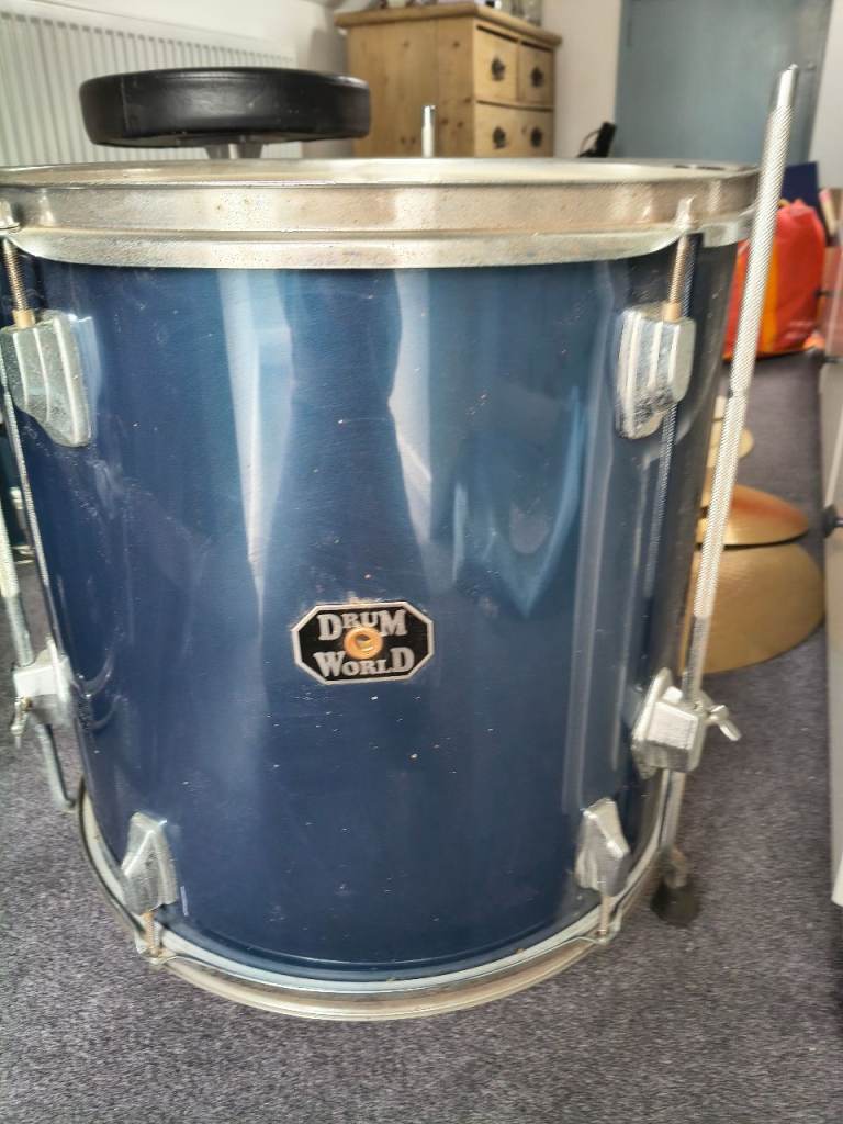 Drum World Drum Kit