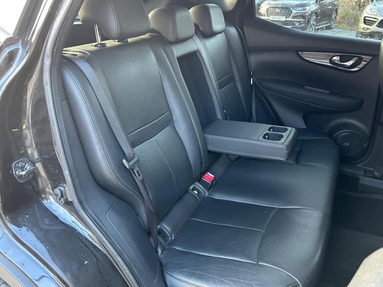 2015 Nissan Qashqai 1.6 DiG-T Tekna [Non-Panoramic] 5dr HATCHBACK PETROL Manual