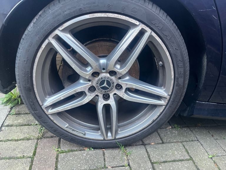 1x Genuine rear mercedes amg 19 inch alloy wheel 