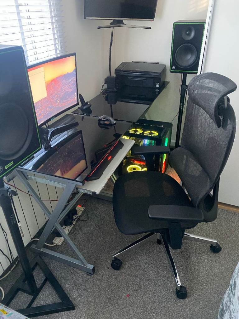 Mackie CR8-X with stands Bluetooth 