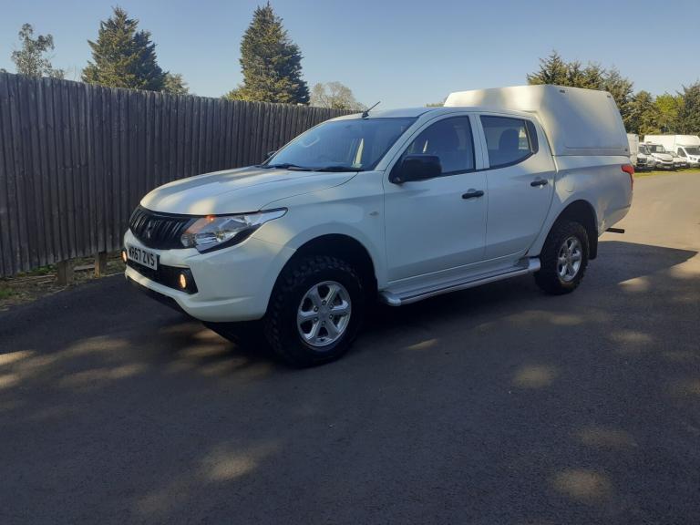 2017 Mitsubishi L200 Double Cab DI-D 151 4Life 4WD 14000 MILES ONLY + VAT EX RSPB PICK UP Diesel ...