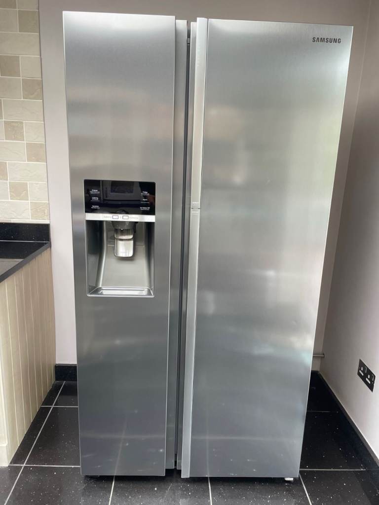 Samsung American fridge freezer with ShowCase Door.