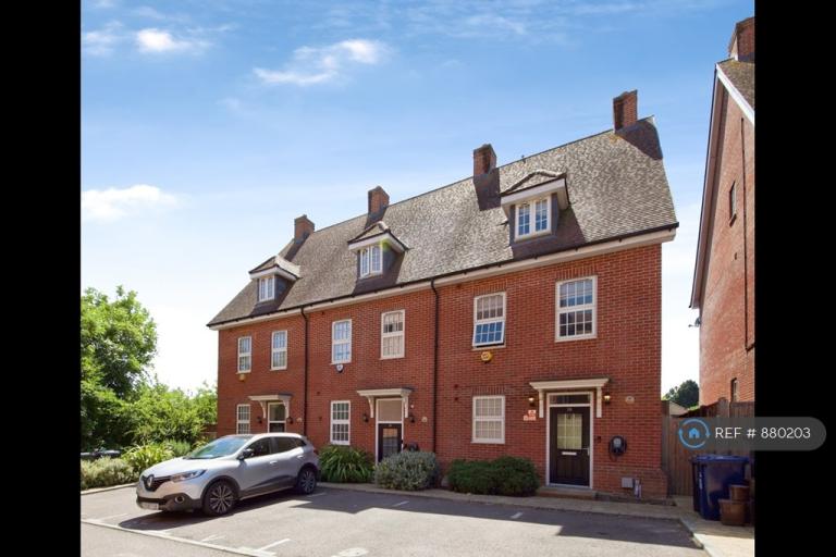 4 bedroom house in Collison Avenue, Barnet, EN5 (4 bed) (#880203)
