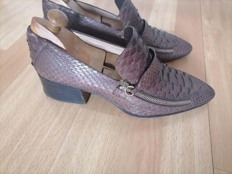 Designer CHLOE Leather Heel Loafers with zipper. Ex Cond. Size : UK 6.5 EU 40 