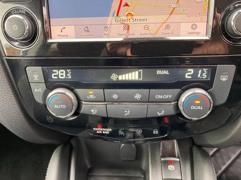 2019 Nissan Qashqai 1.3 DiG-T N-Connecta 5dr HATCHBACK PETROL Manual