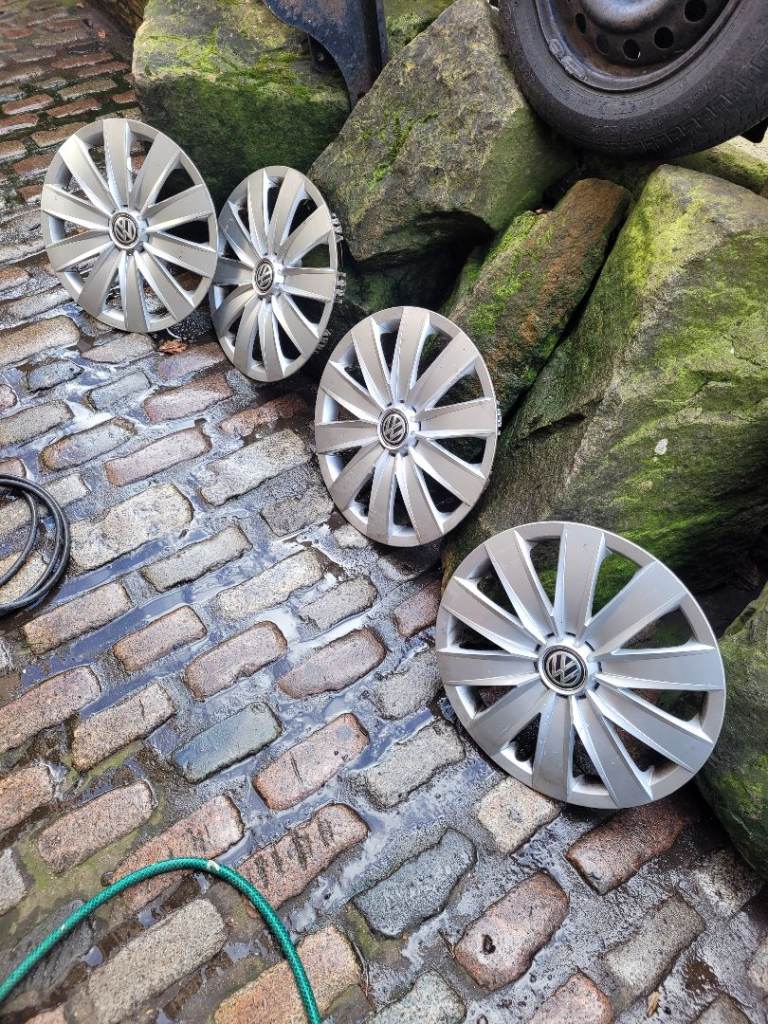 4x genuine 16inch vw wheel trims just £25 per set of 4 trims