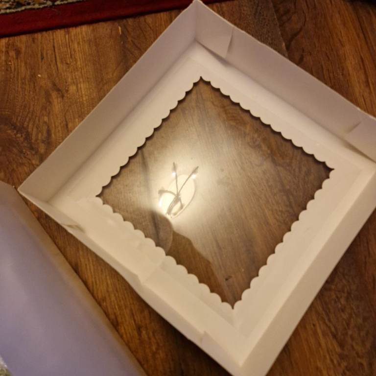 Free cake box with decorations