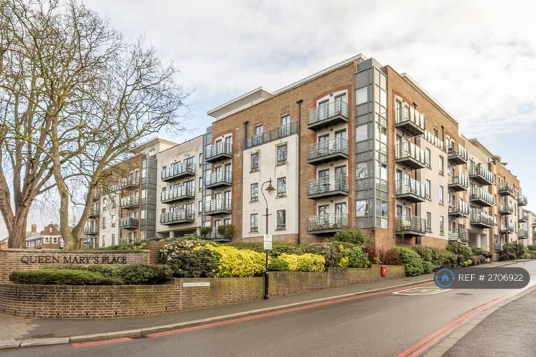 1 bedroom flat in Queen Mary House, London, SW15 (1 bed) (#2706922)
