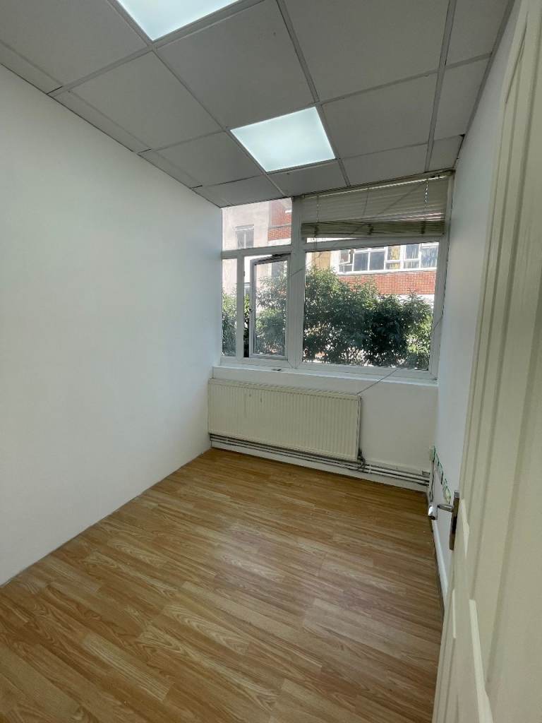 Office Space to Rent – Aldgate - Whitechapel, East London with Car Parking Space on request Zone 1-2