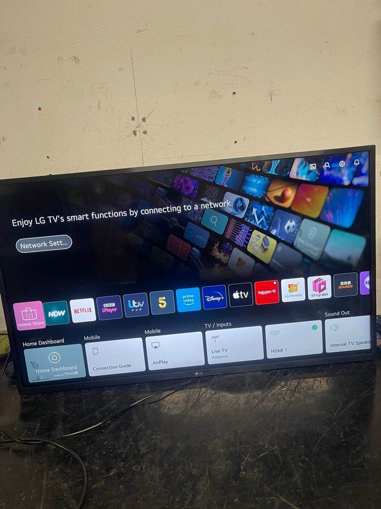 43" LG 4K Ultra HD LED SMART TV 