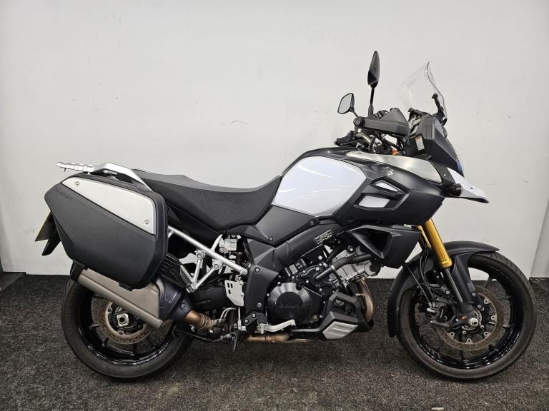 SUZUKI VSTROM 1000 ** PANNIERS - 2 KEYS - 12 MONTH MOT **