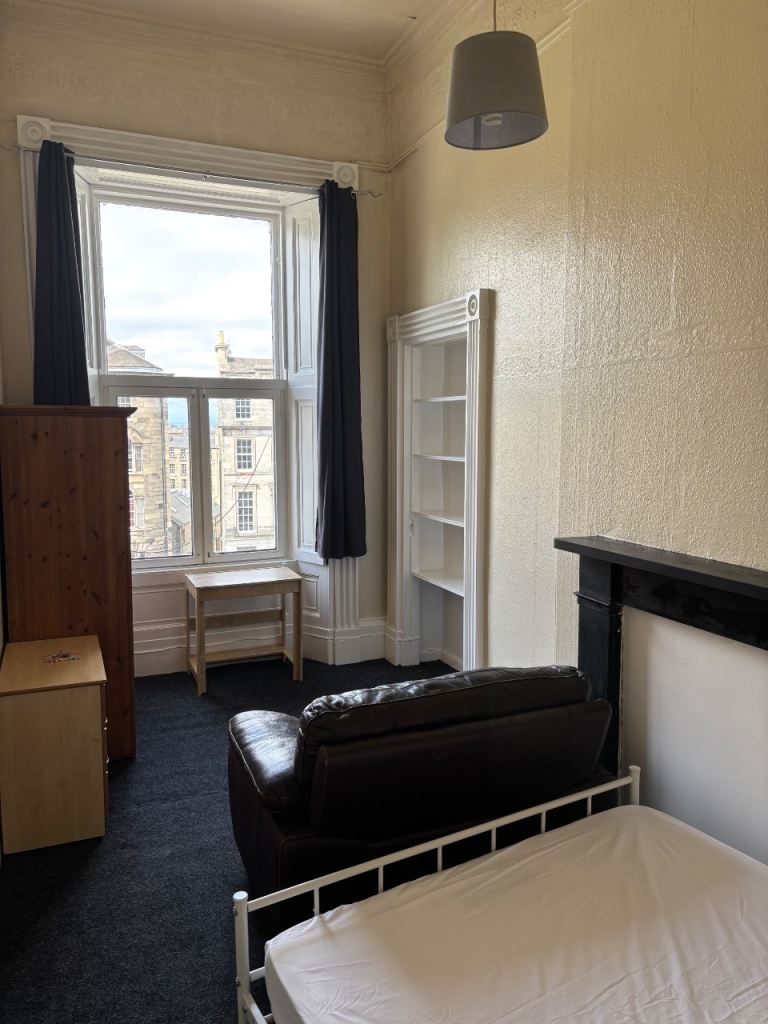 City Centre, large room to rent, ALL BILLS, CT, wifi INC !  Elm Row