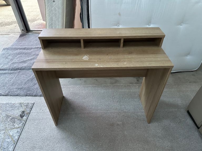 Computer desk