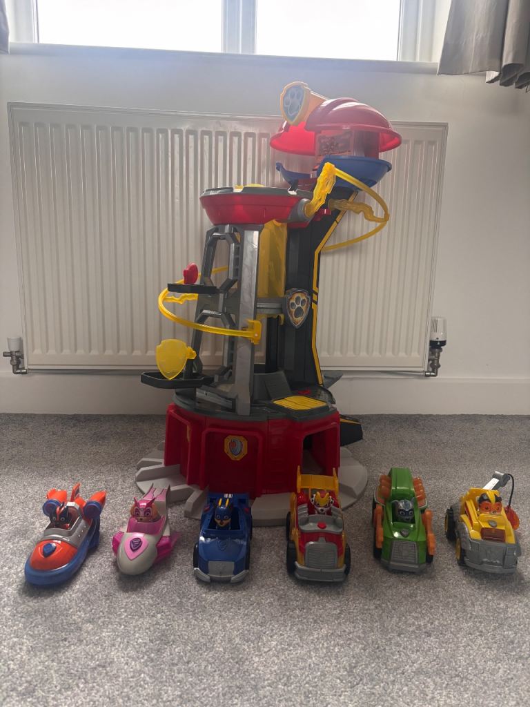 Paw Patrol Mighty Lookout Tower, vehicles and figures