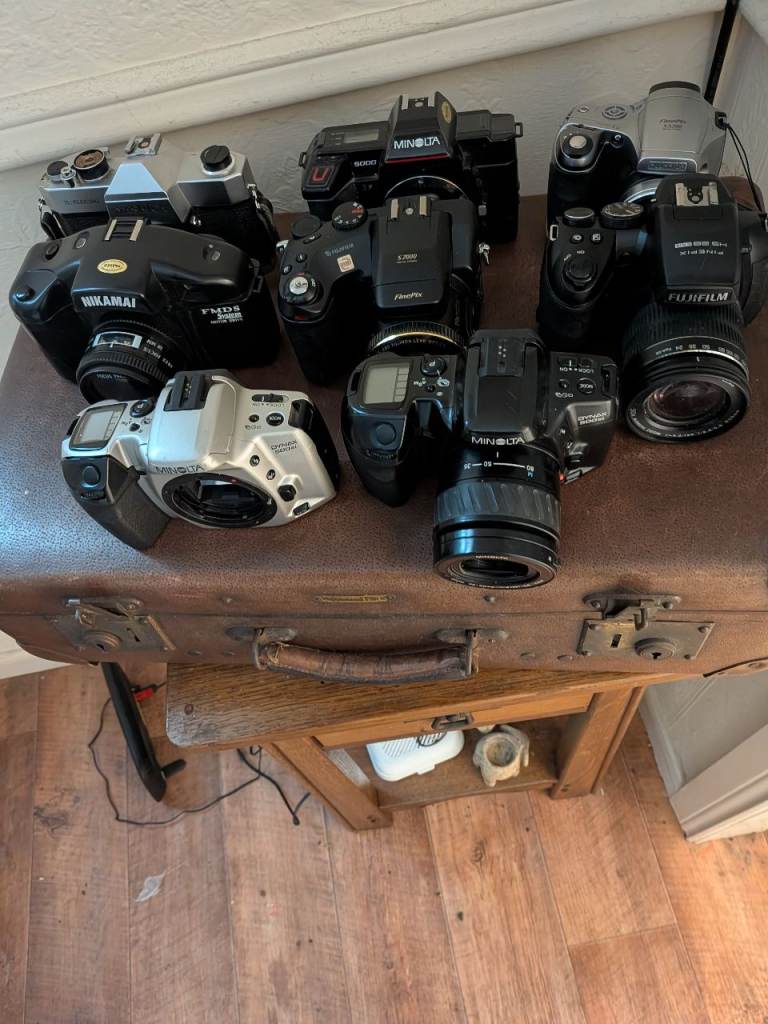 Job Lot of Vintage Film and Digital Cameras – Fair Condition