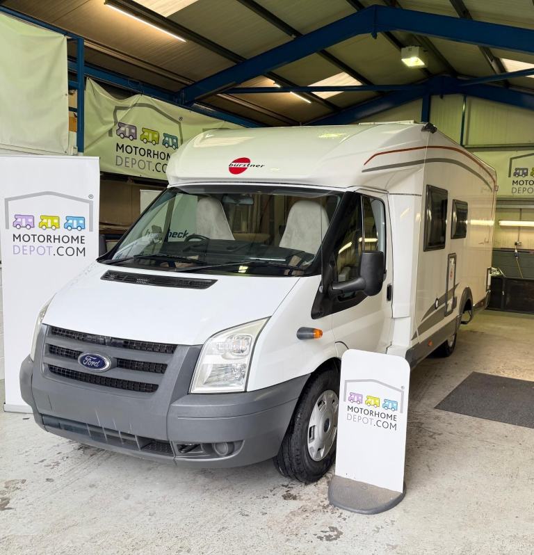 2009 Burstner Nexxo T660 Fixed Bed with 4 Travelling Belts