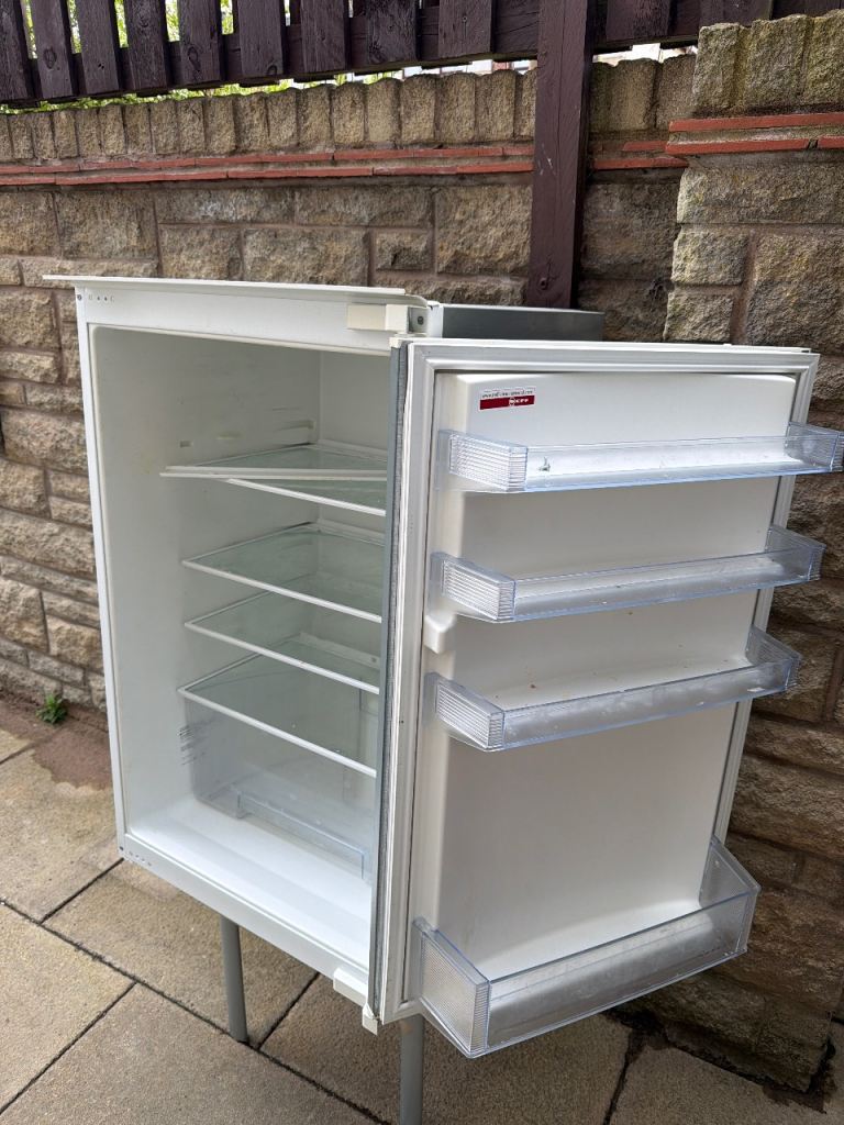 Neff integrated fridge fully working order 