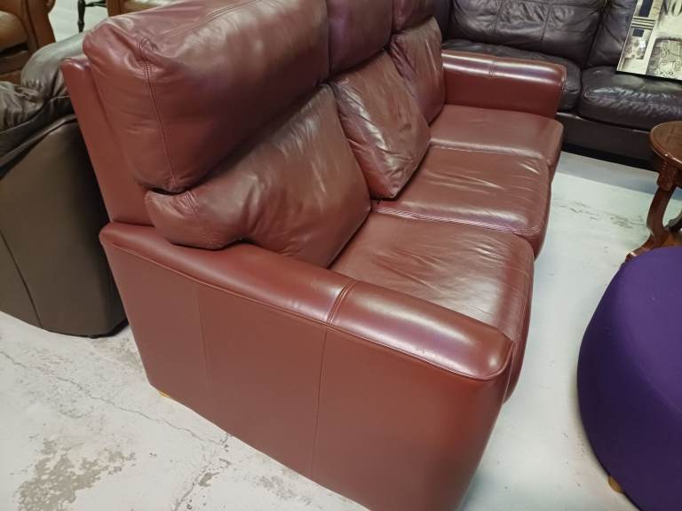 Red leather two-piece suite 