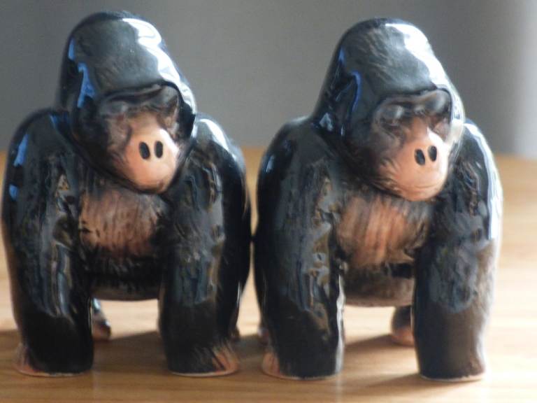 Pair of Country Artists TWO BY TWO Gorilla Eggcups 25 years Edition