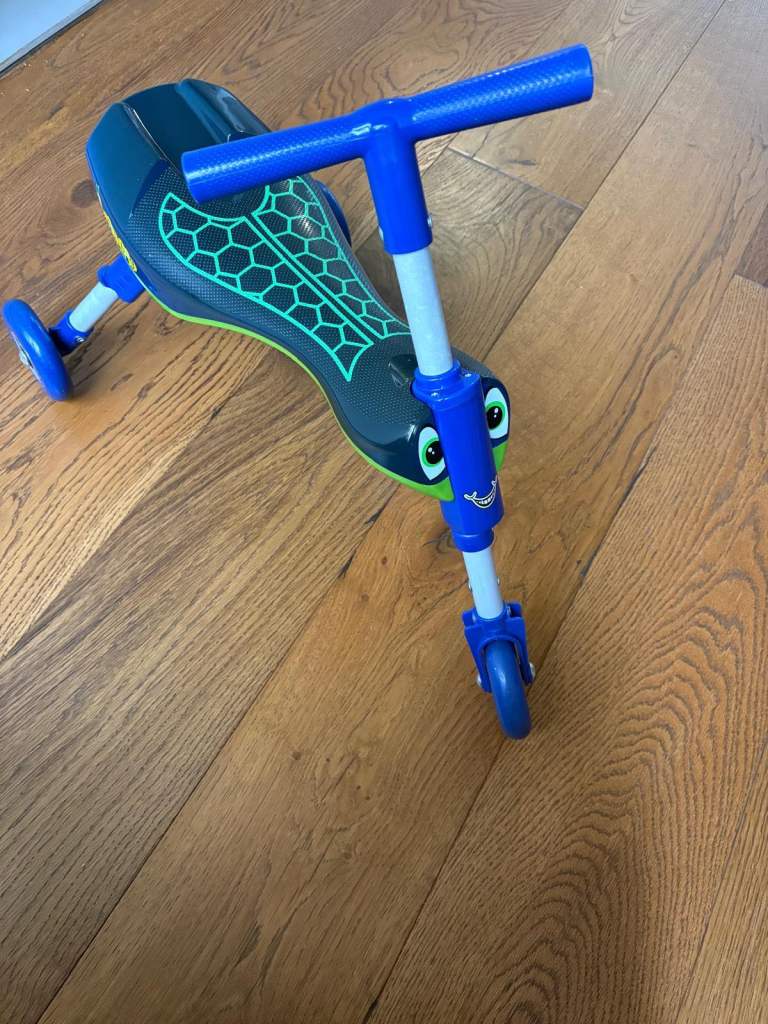 Original Scuttlebug green + blue