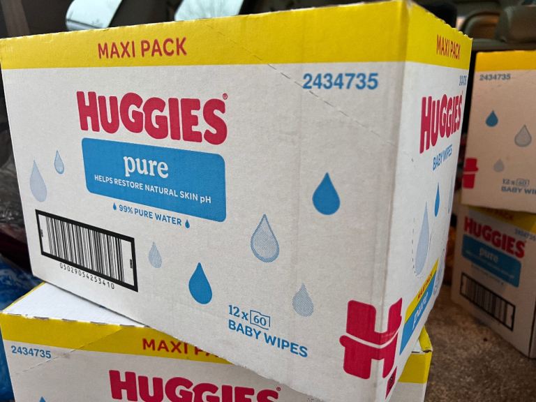Huggies pure 99% water baby wipes x 60. Fragrance & Plastic free.