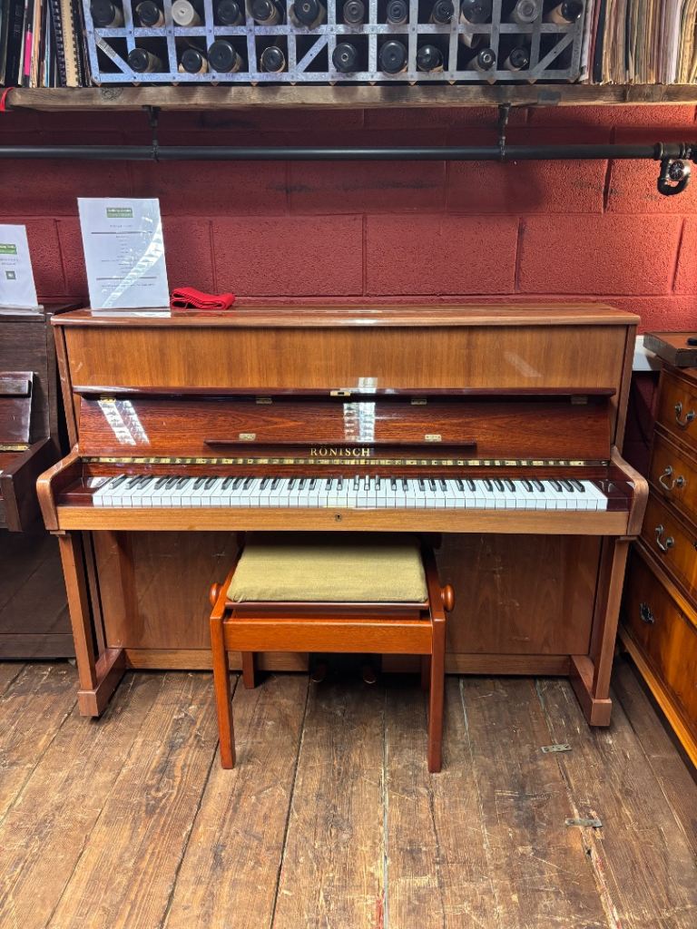 🎹 🎵 SALE! Stunning Ronisch Piano & Stool - CAN DELIVER