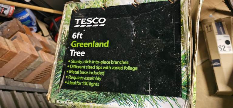 *FREE* CHRISTMAS TREE - 6ft, Green