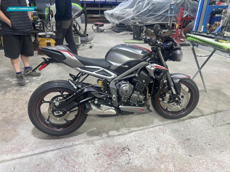 2021 Triumph STREET Street Triple RS (19MY) Naked PETROL Manual
