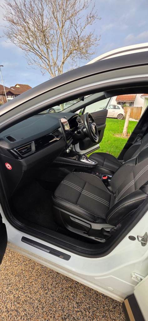 Renault, CAPTUR, Hatchback, 2023, Other, 1598 (cc), 5 doors