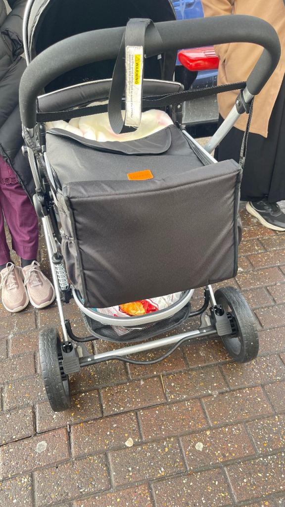 Librebon pram black silver 