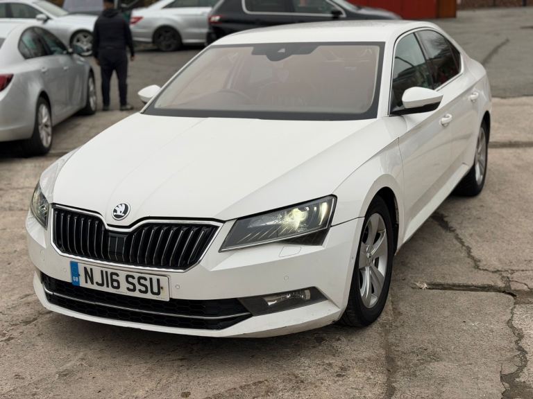 SKODA SUPERB MK3 IN FOR BREAKING LF9E 