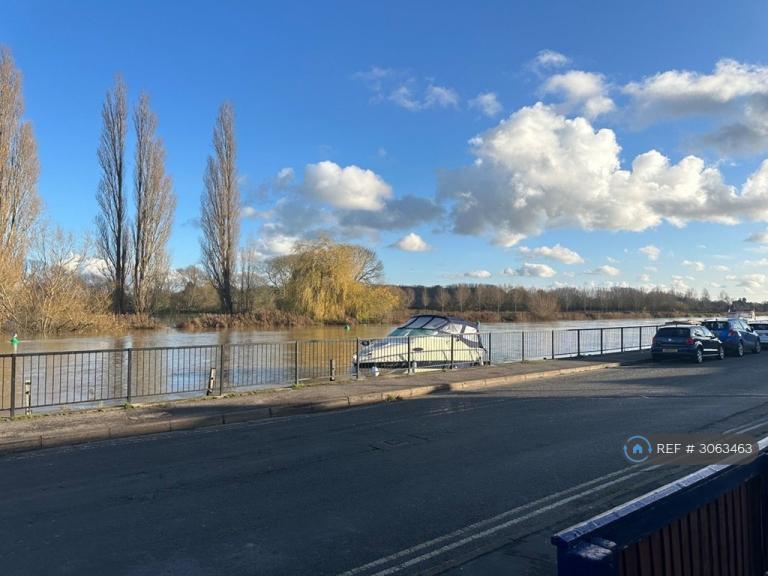 1 bedroom flat in Wilsham Road, Abingdon, OX14 (1 bed) (#3063463)