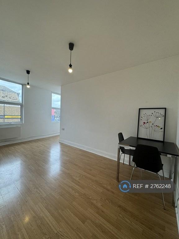 1 bedroom flat in London, London, E15 (1 bed) (#2762248)