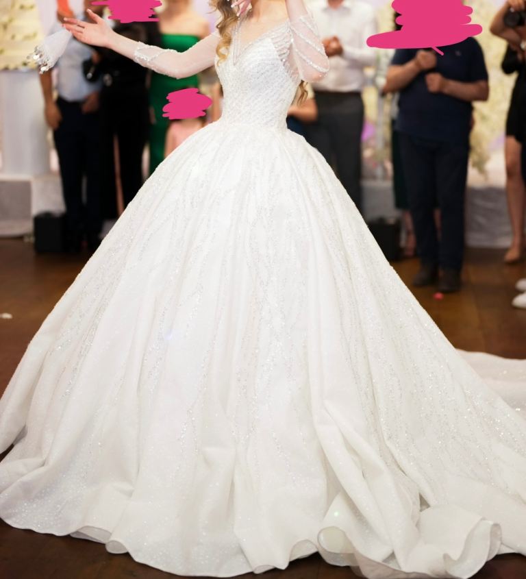 Princess sleeved beaded Wedding dress, off white colour, size 8-10 UK