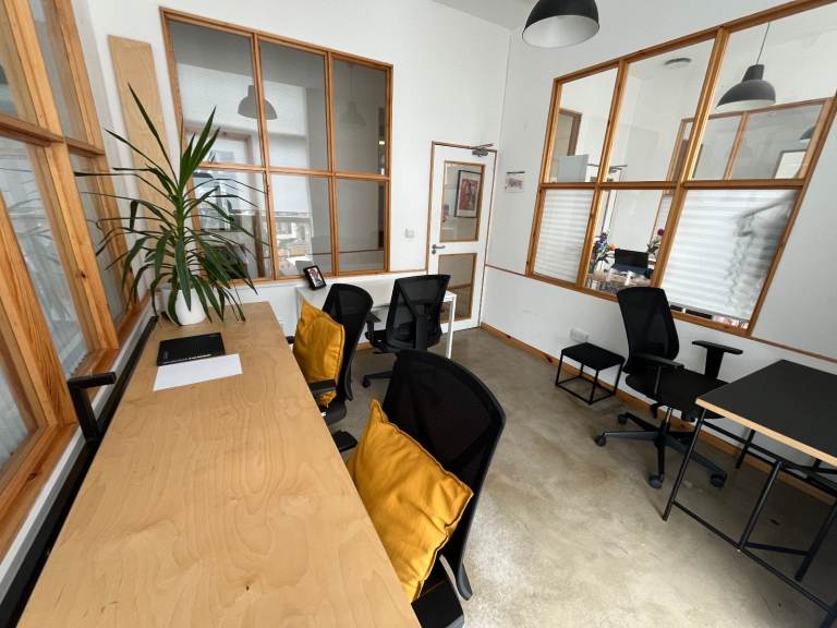  Office | Creative Space | Artist Studio to Rent in Leyton East London E10 